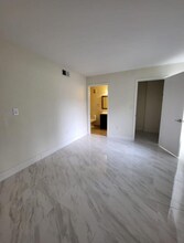 2485 NW 33rd St, Unit 1601 in Oakland Park, FL - Foto de edificio - Building Photo