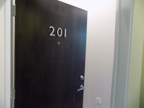 For Rent: Stylish Urban Living at 815 Park Ave in Baltimore, MD - Building Photo - Interior Photo