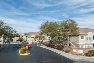 Apache Hills in Las Vegas, NV - Building Photo - Building Photo