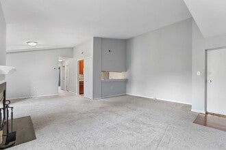 1110 Castle Harbor Way in Glen Burnie, MD - Building Photo - Building Photo
