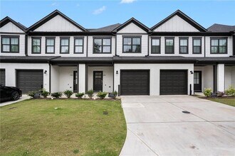 1341 Parc Bench Rd in Atlanta, GA - Building Photo - Building Photo