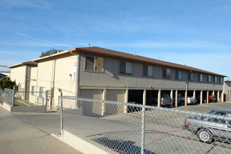 1009 Sieber Ave in Salinas, CA - Foto de edificio - Building Photo