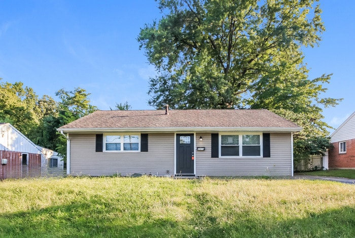 2573 Merriway Ln in Cincinnati, OH - Building Photo