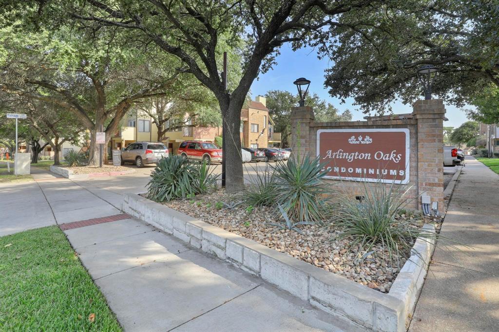2304 Balsam Dr, Unit E209 in Arlington, TX - Foto de edificio