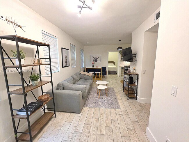 1008 Jefferson Ave in Miami Beach, FL - Foto de edificio - Building Photo