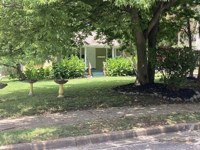 2005 White Ave in Nashville, TN - Building Photo - Building Photo