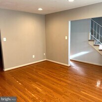 3274 Applegate Ct in Annandale, VA - Building Photo