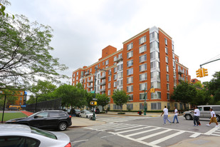 Susan's Court in New York, NY - Building Photo