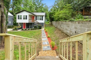 2343 Carver Dr NW in Atlanta, GA - Building Photo