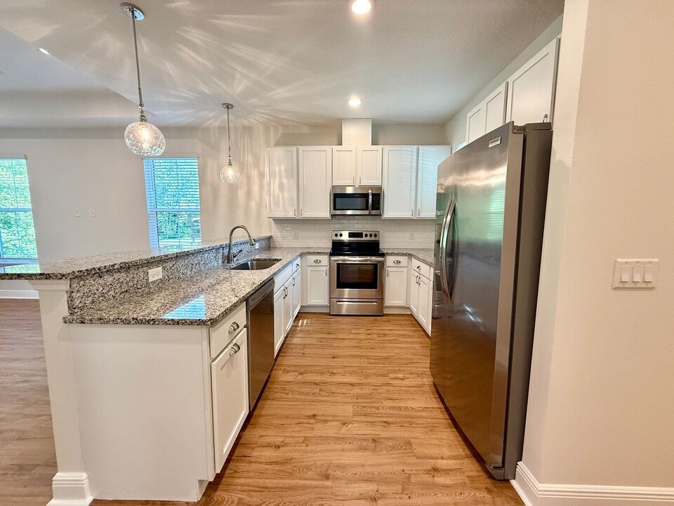 963 Beau Ct in Orange City, FL - Building Photo