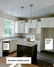 153 N Woodland Dr in Atlanta, GA - Building Photo - Building Photo