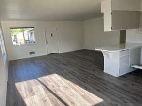 941 8th Ave in Longview, WA - Building Photo - Building Photo