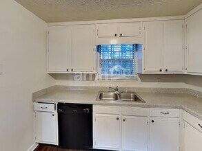 200 Deer Walk Dr in Winder, GA - Building Photo - Building Photo