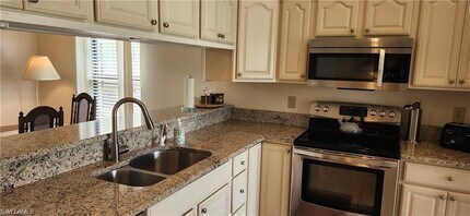 841 Kings Way in Naples, FL - Building Photo - Building Photo