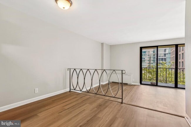 2201 L St NW in Washington, DC - Building Photo - Building Photo