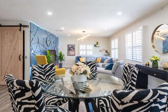 3502 E Crocus Dr in Phoenix, AZ - Foto de edificio - Building Photo