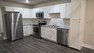 1301 Mission Dr in Clovis, NM - Building Photo - Building Photo