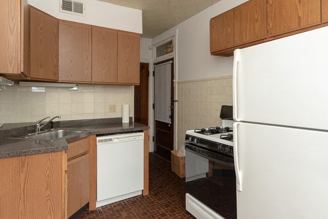 3617 N Paulina St, Unit M07H in Chicago, IL - Foto de edificio - Building Photo