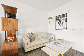 Stanley House Apartments in Aurora, CO - Foto de edificio - Interior Photo