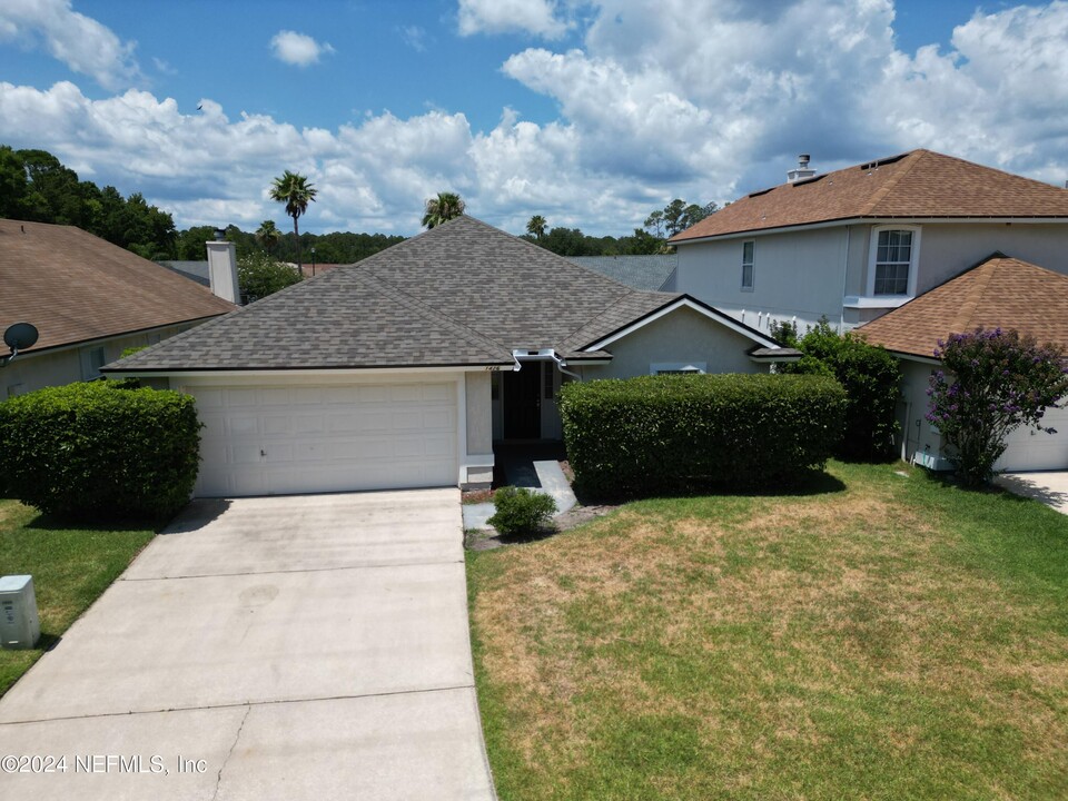 1426 Laurel Oak Dr in Orange Park, FL - Building Photo