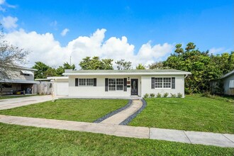 1414 Michigan Dr in Lake Worth, FL - Building Photo - Building Photo