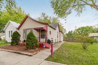 827 Osage St in Leavenworth, KS - Building Photo - Building Photo