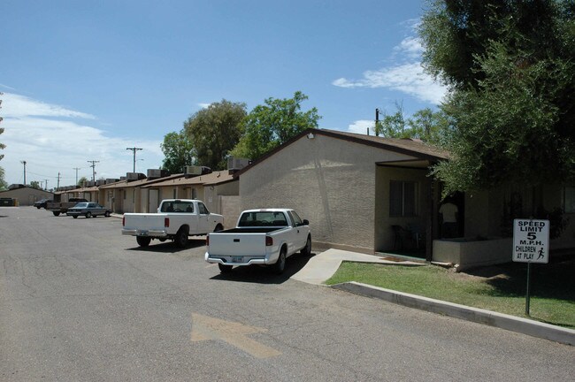 Hayward Apartments in Phoenix, AZ - Building Photo - Building Photo