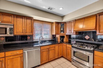 152 Redpine Loop in Old Bridge, NJ - Building Photo - Building Photo