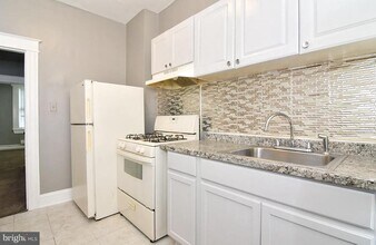 5 S Wickham Rd in Baltimore, MD - Building Photo - Building Photo
