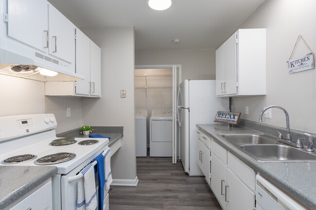 Landmark Flats in Fayetteville, NC - Building Photo - Interior Photo