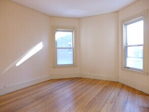 175 Harvard St in Brookline, MA - Building Photo - Building Photo