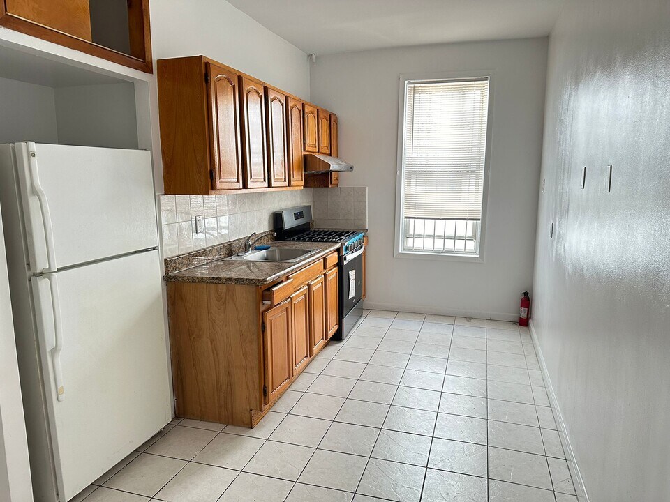 1855 74th St, Unit 1 in Brooklyn, NY - Building Photo