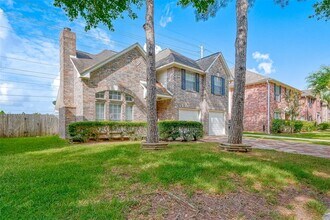 2230 Bent River Dr in Sugar Land, TX - Building Photo - Building Photo