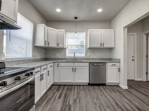 146 N Donald Ave in El Reno, OK - Building Photo - Building Photo