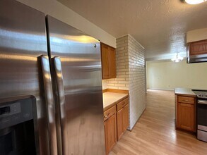 657 NE Olney Ave in Bend, OR - Foto de edificio - Building Photo