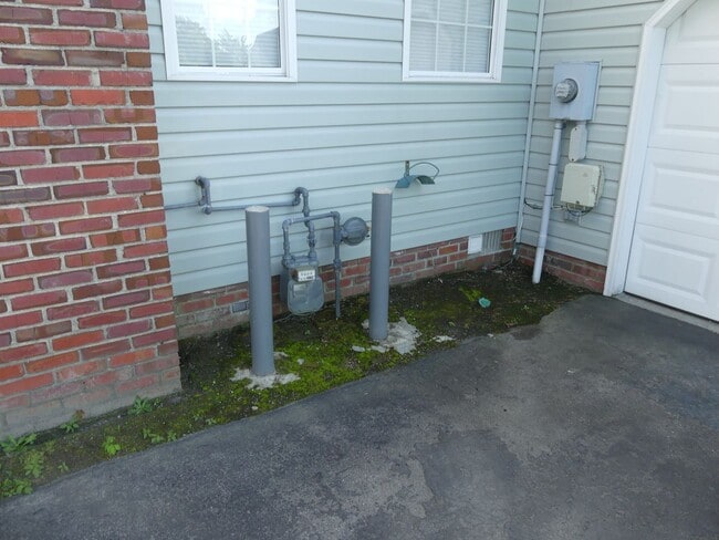 property at 22 Bunting Ln