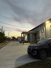 500 N Broadway St in Elsa, TX - Building Photo - Building Photo