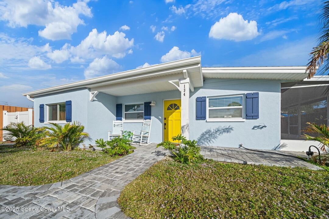 134 E Grant Ave in Cocoa Beach, FL - Building Photo