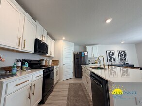 4708 Airmen Dr in Crestview, FL - Building Photo - Building Photo