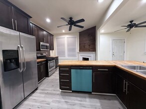 320 Woodward Ave in Mckees Rocks, PA - Building Photo - Building Photo