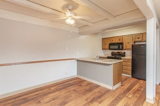 Brickstone at Woodlawn LLC in Wichita, KS - Building Photo - Building Photo