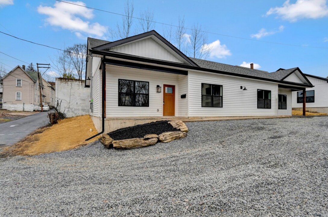 627-629 Prescott Ave in Scranton, PA - Building Photo