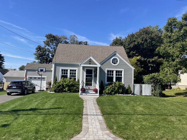 175 5th Ave in Stratford, CT - Building Photo - Building Photo