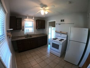 2001 Barrett Ave in Royal Oak, MI - Building Photo - Building Photo