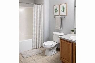 MEADOWS OF LUKE RIDGE in Rock Falls, IL - Foto de edificio - Building Photo