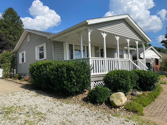 5279 N Wooster Ave in Dover, OH - Building Photo - Building Photo