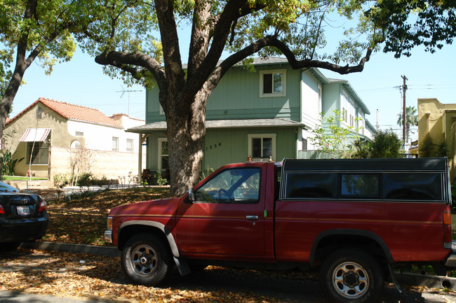 1256 S Orange St in Glendale, CA - Building Photo - Building Photo