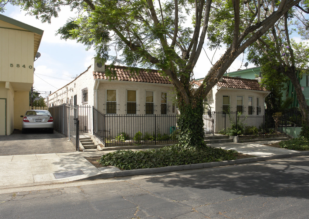 5846 Willoughby Ave in Los Angeles, CA - Building Photo