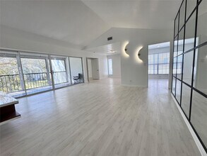 6237 Old Court Rd in Boca Raton, FL - Building Photo - Building Photo