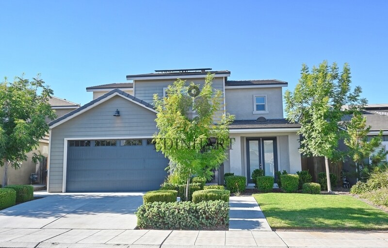 645 Blue Oak Lane W in Madera, CA - Building Photo